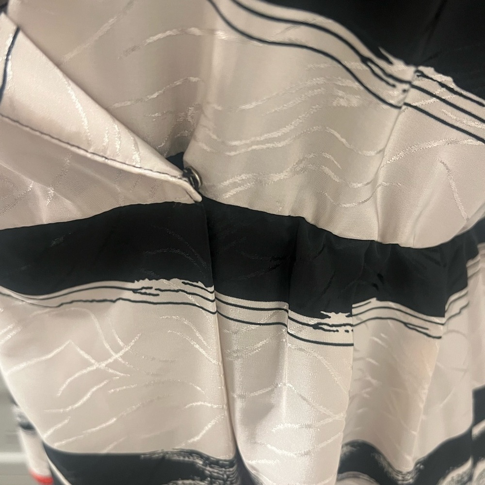 PETITES by NU-MODE Striped Black Metallic Wrap Dress Lightweight | Size 7 - Picture 4 of 14